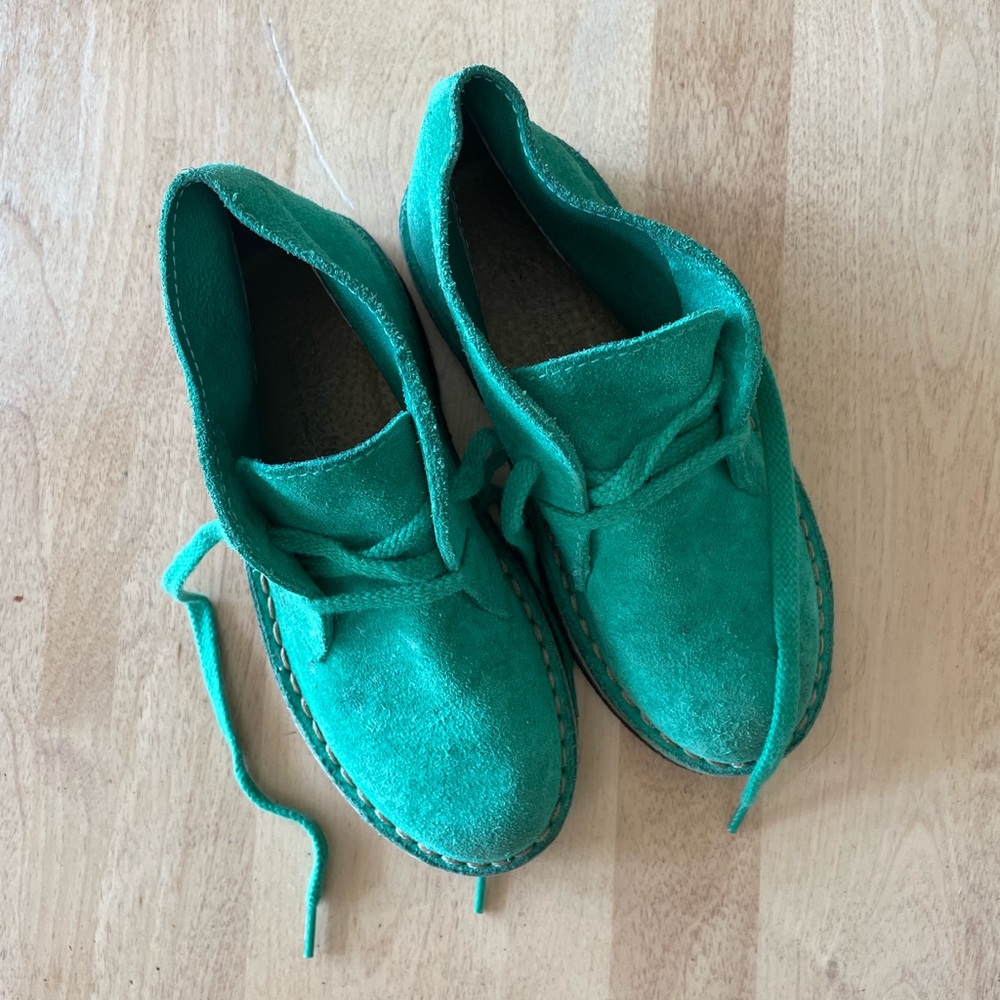 Crewcuts Macalister green suede chukka boots size 11 toddler - Picture 2 of 4
